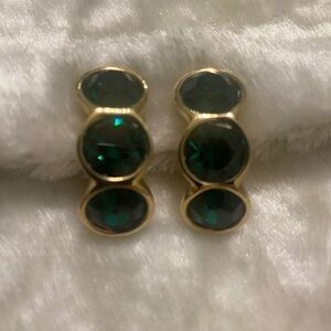 🍀VTG S.A.L. Swarovski Green Crystal Gold Tone Clip On Earrings: